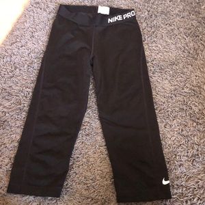 Cropped Nike pro leggings